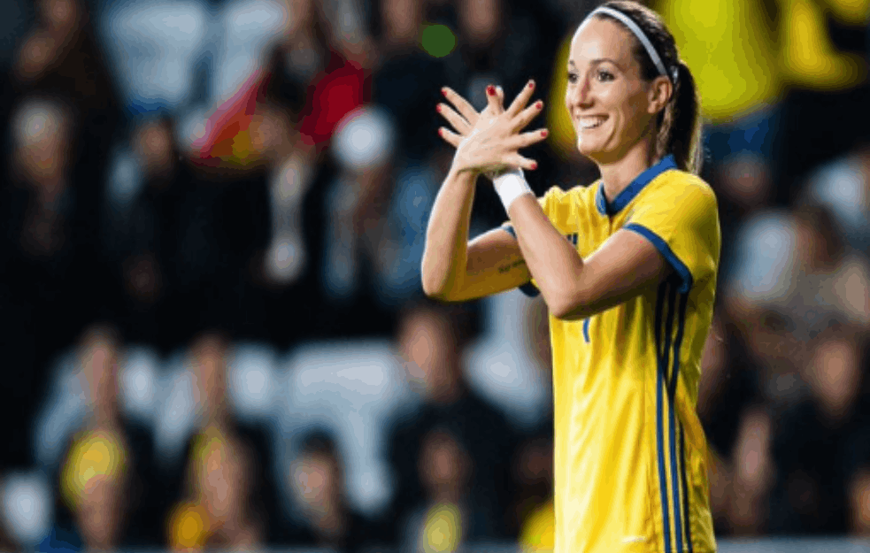 ZOVU JE 'ŽENSKI IBRAHIMOVIĆ': <span style='color:red;'><b>Fudbalerka</b></span> Reala ima tetovažu albanskog orla a ime dobila po KOSOVU! (FOTO)